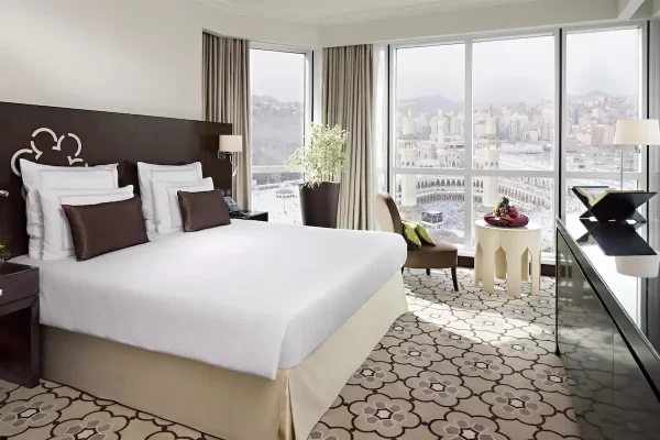 Swissôtel Makkah, Quad with Kaaba view - Image 7