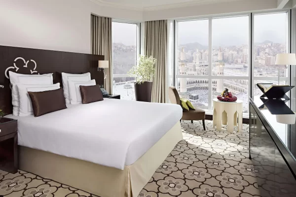 Swissôtel Makkah, Quad with Kaaba view - Image 9